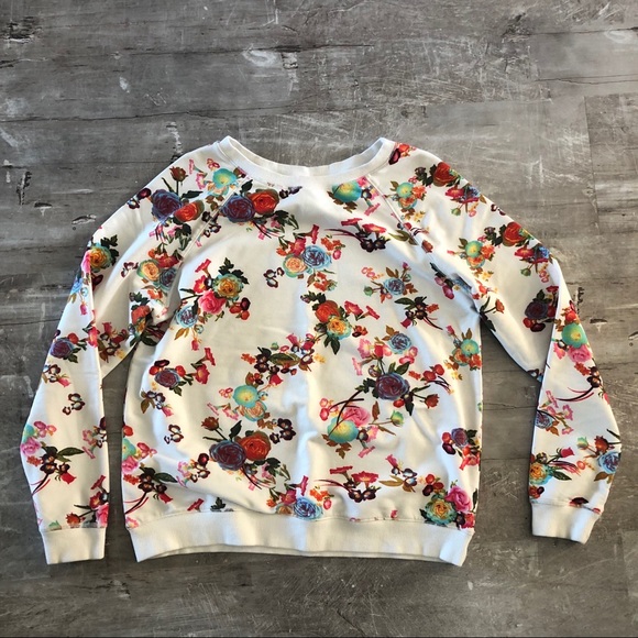 Sweaters - Crew neck sweatshirt